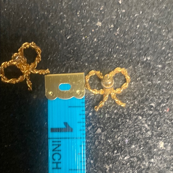 Elegant Gold Bow Earrings - Picture 3 of 4